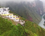 Tòa nhà trái phép trên đèo Mã Pì Lèng: Dân mạng giận dữ, chính quyền muốn hợp thức hóa