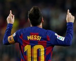 Messi trở lại đỉnh cao, Barca đè bẹp Valladolid
