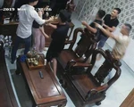 Hàng chục giang hồ xăm trổ lại ngang nhiên đánh người, đòi nợ thuê