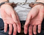 Bị cấm đoán, vác dao chém nhiều nhát bố mẹ người yêu