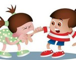 Trẻ cắn, cấu bạn vì xem điện thoại quá nhiều?