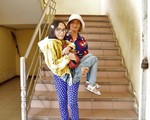 Mẹ thuê nhà trọ gần trường đại học để bế con vào giảng đường