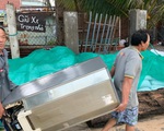 Chằng chống mái nhà chống bão, một người dân bị trượt chân ngã chết
