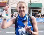 Vừa chạy marathon vừa vắt sữa cho con