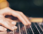Những email lúc nửa đêm của cô giáo