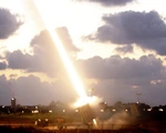 Israel phóng tên lửa tấn công quân đội Syria và Iran