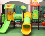 Học sinh mầm non tử vong do mắc kẹt khi chơi cầu trượt trong trường