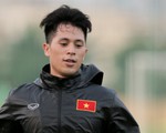 Đình Trọng mặc áo gió ép cân, tập tích cực nuôi hi vọng dự SEA Games 2019