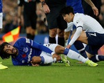 Bốn tháng sau khi bị Son Heung Min đốn gãy chân, Andre Gomes đã trở lại
