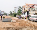 Phát hiện thi thể bé sơ sinh trong lúc san ủi công trình tại Thủ Đức