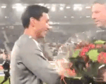 Video:  Văn Hậu được CLB Heerenveen vinh danh, chúc mừng trước hàng ngàn CĐV Hà Lan