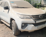 Video: Xe Fortuner tiền tỉ bỏ quên trong đất quân đội