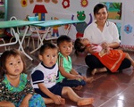 8 cô giáo dạy không lương đậu viên chức: Vỡ òa cảm xúc!