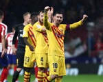 Messi ghi bàn thắng muộn giúp Barca lấy lại ngôi đầu từ Real Madrid