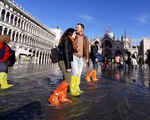Nước ngập mênh mông khiến Venice mất khách hơn cả bị khủng bố