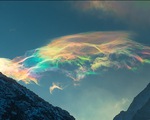 Chiêm ngưỡng mây cầu vồng hiếm thấy trên đỉnh núi cao nhất Siberia