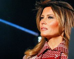 Tại sao vợ ông Trump hiếm khi cười?