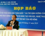 Chúng ta đang không có phê bình, chỉ có bình luận, nịnh nhau và ném đá