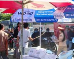 Chủ nhà cầm gậy rượt CSGT phát nước cho người đi đường