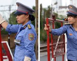 Hai nữ nhân viên gác tàu: 
