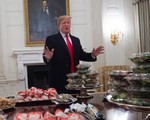 Nhà Trắng: Ông Trump ăn cá nhiều hơn do ở ngưỡng 
