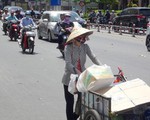 Mưa dông bao trùm Bắc Bộ, Nam Bộ tiếp tục nắng nóng