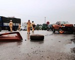 Xe container ủi 2 ôtô, húc vào nhà dân, 1 người tử vong, 7 bị thương
