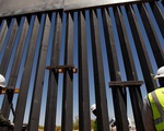 Ông Trump lấy đâu ra 8 tỉ USD để xây tường biên giới?