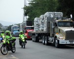 Quân đội Venezuela chặn biên giới biển ngăn hàng cứu trợ