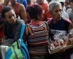 Máy bay Nga chở thuốc men đáp xuống Venezuela