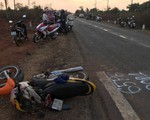 Xe hơi tông trực diện xe máy, vợ chồng và con gái 5 tuổi chết tại chỗ