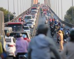 Dân miền Tây quay lại TP.HCM sớm, cầu Rạch Miễu quá tải