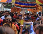 Bạn trẻ TP.HCM làm tranh, tượng kêu gọi bảo vệ động vật hoang dã