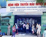 Vòi tiền người bệnh, một bác sĩ bị người nhà cầm dao rượt chém