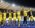 Dortmund vươn lên ngôi đầu sau trận thắng kịch tính Hertha Berlin