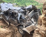 Ôtô lao xuống vực sâu 400m, lái xe tử vong
