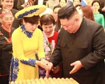 Ông Kim Jong Un nghe hát 