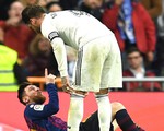 Ramos chơi xấu Messi, R.M vẫn bại trận