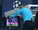 Các chuyên gia nói gì về quả phạt đền của Manchester United ?