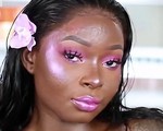 Make up che sẹo, cô gái trẻ thành nguồn cảm hứng trên Youtube