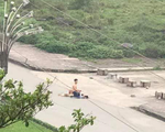 Nghi án thanh niên dùng kéo đâm chết bạn gái giữa phố