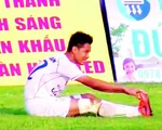 Tước băng đội trưởng, đình chỉ thi đấu 3 trận cầu thủ Cần Thơ tự đưa bóng vào lưới nhà