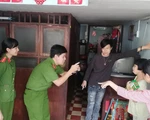 Chiến sĩ trẻ đến nhà dân làm căn cước, chống tín dụng đen