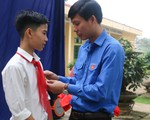 Tặng huy hiệu “Tuổi trẻ dũng cảm” cho nam sinh cứu 3 học sinh đuối nước