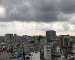 Có mưa, sao TP.HCM vẫn không hết nóng?
