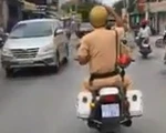 CSGT cùng người dân đuổi bắt chiếc ôtô gây tai nạn