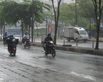 "Mưa vàng" rơi trên TP.HCM ngày đầu nghỉ lễ