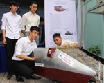 Sinh viên sáng chế phương tiện gom rác thủy bộ