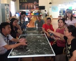 Cả trăm du khách tố 