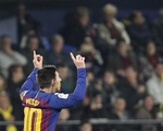 Messi đá phạt đẳng cấp, giải cứu Barcelona ở phút bù giờ